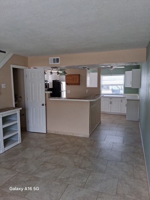 55 Needle Boulevard - 54
